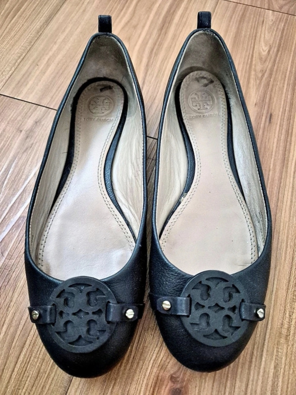 Tory Burch Black Laser Cut Logo Ballet Flats Size 8M